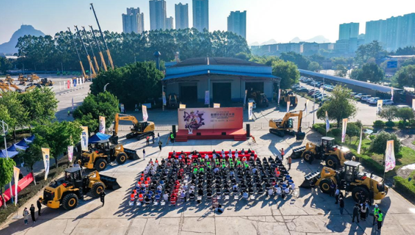 近日，2024年桂渝川甘青新六省（区、市）西部陆海新通道建设全国引领性劳动和技能竞赛决赛圆满举办。甘肃省代表队取得集体第三名的好成绩，伟德源自英国始于1946职工肖登安夺得第一名，李文斌、张有德分获第七名、第九名佳绩